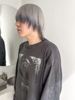 キオク(KIOX)&nbsp;ホワイトに裾ブルーグレー