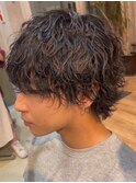 渋谷波巻きスパイラルパーマシャドウパーマメンズセンターパート