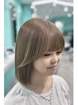 ビービー(BeB)&nbsp;【新垣】フラットボブ×ブリーチなしグレージュカラー