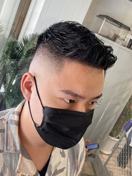 ドルクス 日本橋(Dorcus) 東京バーバー日本橋スキンフェード外国人風ショートヘアスタイル