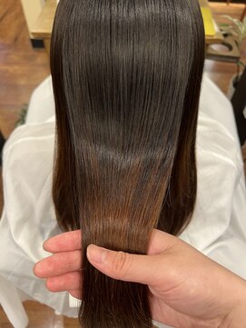 ヘア ミーツ ドレス プレローマ(HAIR meets dress pleroma) 美髪トリートメントエステ