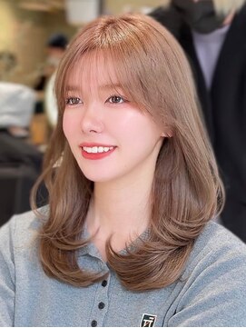 ティア(Tia.) （2wayバング/レイヤーカット/シースルーバング/ベージュ）