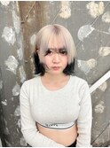 ニュアンスカラーホワイトアッシュツートンカラー韓国ヘア