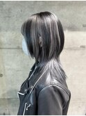 シルバーブラックメッシュ/ハイライト/ミディアムウルフ【池袋】