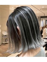 シエラ 心斎橋(CIERA.)&nbsp;ホワイトグレージュミニウルフデジタルパーマショートウルフ