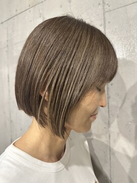 オルガ(olga) 白髪ぼかし　ハイライト　ボブ　ベージュカラー　30代40代50代