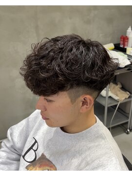 スイッチ(men's SWITCH) 大分スペインカール波巻きパーマ刈り上げマッシュツーブロック