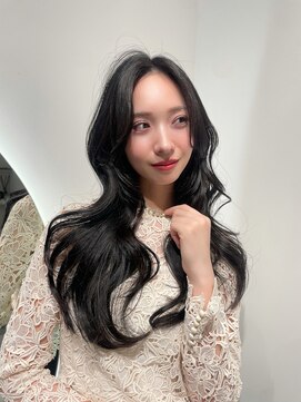 ベール(Vale) レイヤーカット/髪質改善/ネイビー/30代/20代