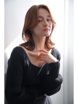 ナチュラルくびれミディアムレイヤーブリーチなし透明感カラー