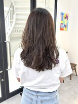 エブリ(evri)&nbsp;レイヤーカットで動きのでるセミロングヘア