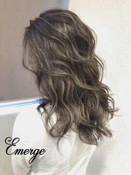 エマージュ 渋谷(Emerge) フォギーベージュ/くすみカラー[渋谷,渋谷駅,渋谷,渋谷,渋谷]