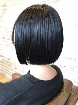 フィエルテ(fierte) 切りっぱなしボブ×ミニボブ