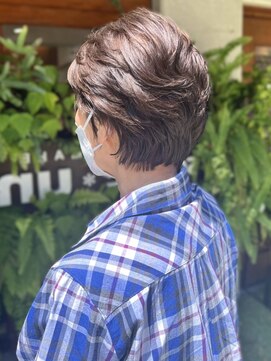 スクエアウーノ 博多(SQUARE*UNO HAKATA) 30代40代 大人ショート オリーブカラー レイヤーカット