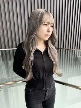 ウシワカマルエムティードット 富士宮店(USHIWAKAMARU MT.) ホワイトグレージュ