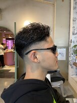 メリケンバーバーショップ フクオカ(MERICAN BARBERSHOP FUK)&nbsp;メンズカットアップバングカーリースキンフェードベリーショート