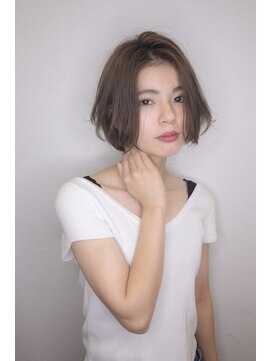ルミヘアー 県庁藤江店(Lumi hair) 《Lumi hair》透明感グレージュ×センター分けショートボブ
