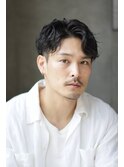 大人の波巻きスパイラルパーマミディアムロングメンズカットヘア
