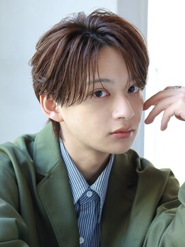 オーシャントーキョー サニー 原宿(OCEAN TOKYO Sunny) フェザーパーマセンターパートニュアンスパーマ韓国マッシュ黒髪