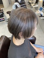 スターズ(stARs)&nbsp;丸みショートボブ×白髪ぼかしベージュカラー