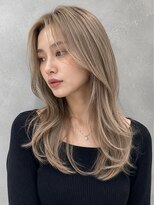 トリニティ(trinity) ブリーチダブルカラー レイヤーカット ミルクティーベージュ