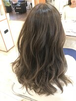 アーティスト サロン ショウ(artist salon SHOW) ゆるふわロング×グレージュカラー 30代40代50代