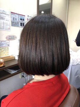 リッツファミリーズピコ めがね橋店(RIT FAMILYZ PIKO) 前下がりボブ