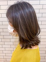 オーストヘアー リュウール(Aust hair Lueur) 白髪があっても楽しめるハイライト☆カーキグレージュ ミディ　K