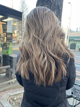 リバレッジ 白金(Leverage) 白髪ぼかしハイライト  30代40代50代【白金/目黒】担当 濱口