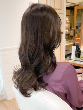 ネオリーブ チロル 横浜西口店(Neolive CiroL.) ロングヘア ココアベージュ 大人可愛いレイヤーカット