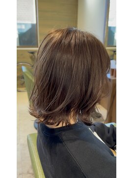 アクトワン(Act.1) 外ハネレイヤーボブ