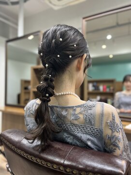 ヘアジーナ(Hair Jina) お呼ばれアレンジ☆ポコポコローポニー