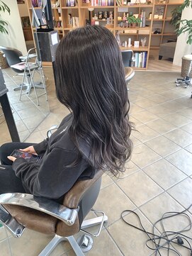 ルイス 宝塚(Luis) ハイライトグレージュカラー