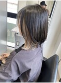 ミディアムヘア　インナーカラーミルクティーベージュ
