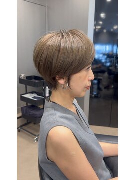 ハルキ ミナト ジャパン オオサカ(HARUKI MINATO japan OSAKA) 大人ショート 40代50代60代ヘア 白髪 大阪ショート 梅田