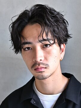 フィフス トウキョウ (fifth TOKYO) 渋谷フェザーパーマメンズカットルーズパーマセンターパート強め