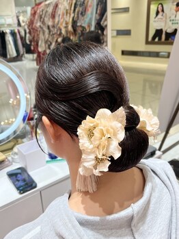 アイベックヘアーの写真/【崩れない×似合わせ】大切な日はプロのヘアセットで！