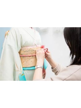 成人式や卒業式・結婚式など、特別な日の着付けはにお任せ◎崩れにくいプロの着付けが人気♪