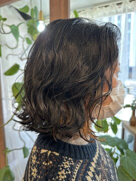 インビテーション(invitation) ボブ・ウェーブ・黒髪・地毛