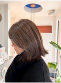 ホワイトグレージュゆる外ハネ×モーヴブラウン