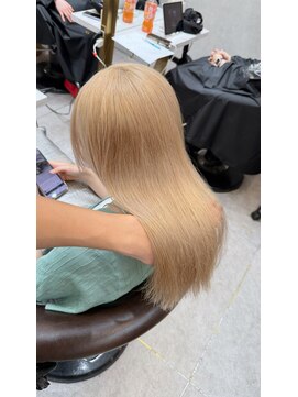 ロンド レア 天神大名店(Lond Le’a) ミディアムヘア/フェイスフレミング /暗めカラー/デザインカラー