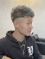 インテグリ オオタ(INTEGRI oota)&nbsp;シルバーフェード×アップバング【メンズカット/束感ショート】