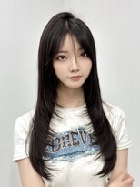 ロムーク 表参道(LOMKH)&nbsp;小顔ロングレイヤーカット顔周り春グレージュカラー透明感カラー