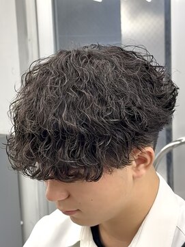 オーバル ジングウマエ(OVARL jingumae) 波巻きシャドウパーマラウンドマッシュ