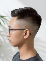 エクラート メン 仙台(ECLART men.)&nbsp;眼鏡にもよく合うフェード×流しヘア横顔がきれいなメンズカット