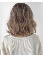 赤みを消し　外国人風カラーを実現