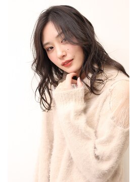 ピアーネ(PIANE) 大人女子のセミロングヘア