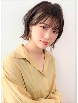 ビーハイブ 一番町店 アヴェダ(BEHIVE) インナーカラーベージュと外ハネ切りっぱなしボブ