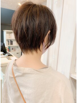 キャアリー(Caary) 福山市 人気イルミナカラー キャアリー丸みショートヘアcaary