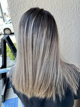 ギルマ(Girma) 外国人風バレイヤージュ