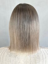 アイティーバイアルバム 八王子店(IT by ALBUM)&nbsp;ホワイトベージュシャドウルーツ_外ハネボブ_ba373421